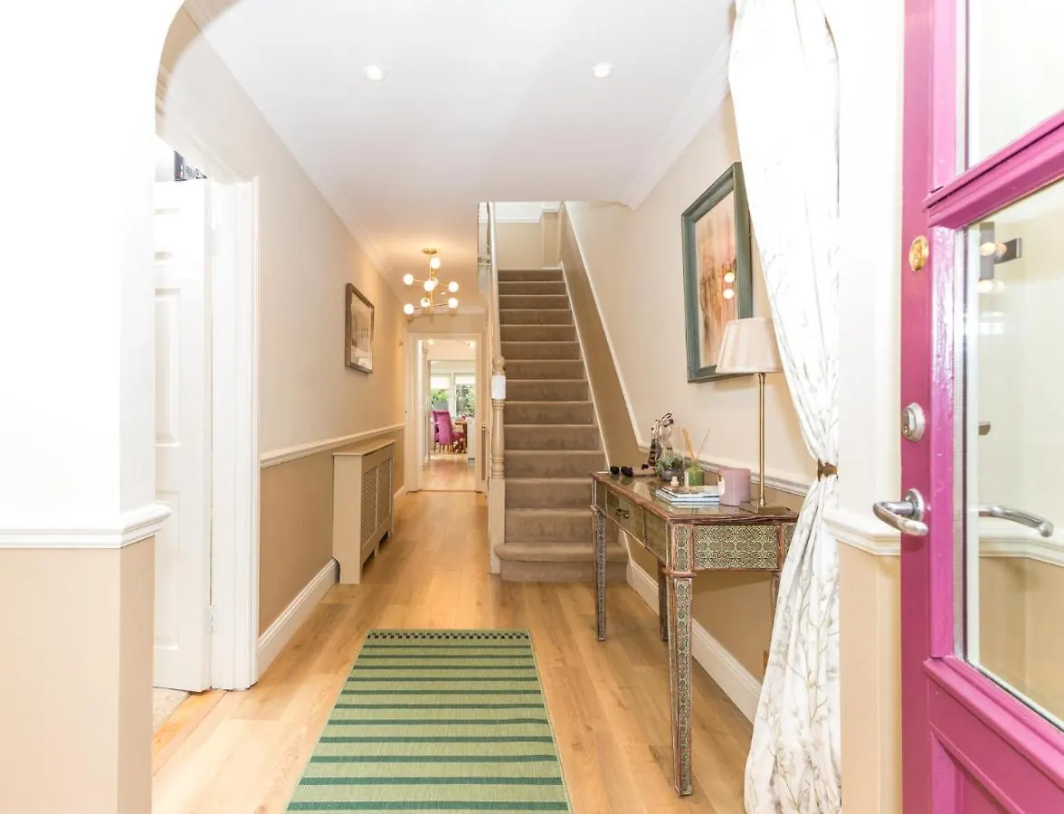 Вилла Fashionable Chic Townhouse In D4 Дублин 0*,