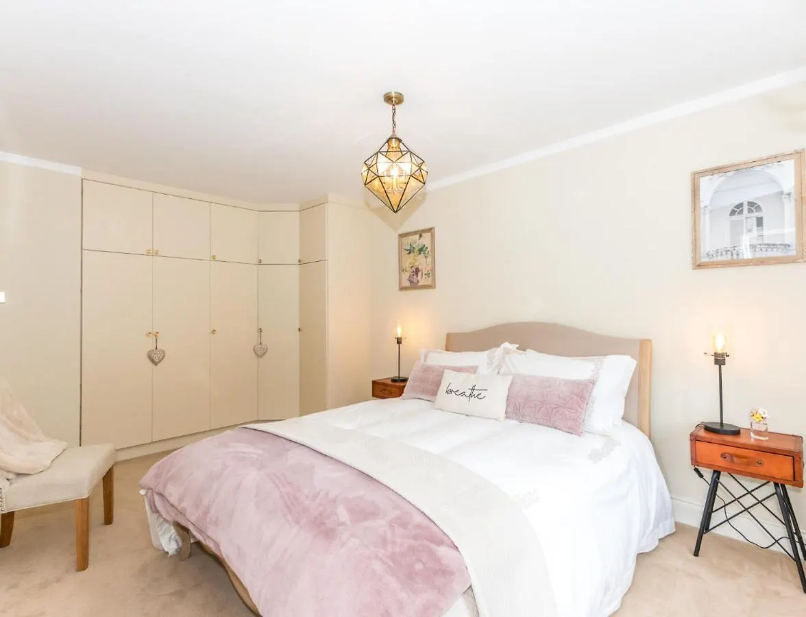 Fashionable Chic Townhouse In D4 Villa Dublin Ireland