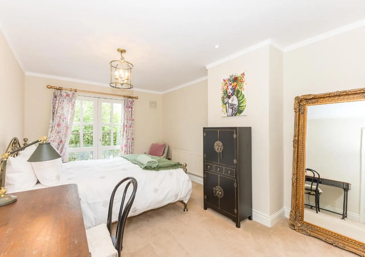 Вилла Fashionable Chic Townhouse In D4 Дублин Дом отдыха